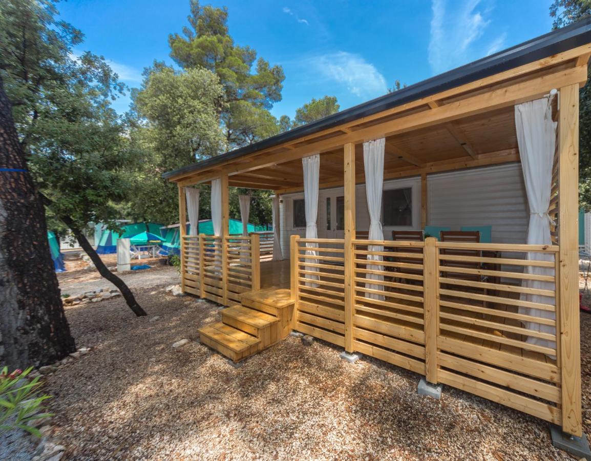 Mobile Homes Crystal Biograd Na Moru Eksteriør billede