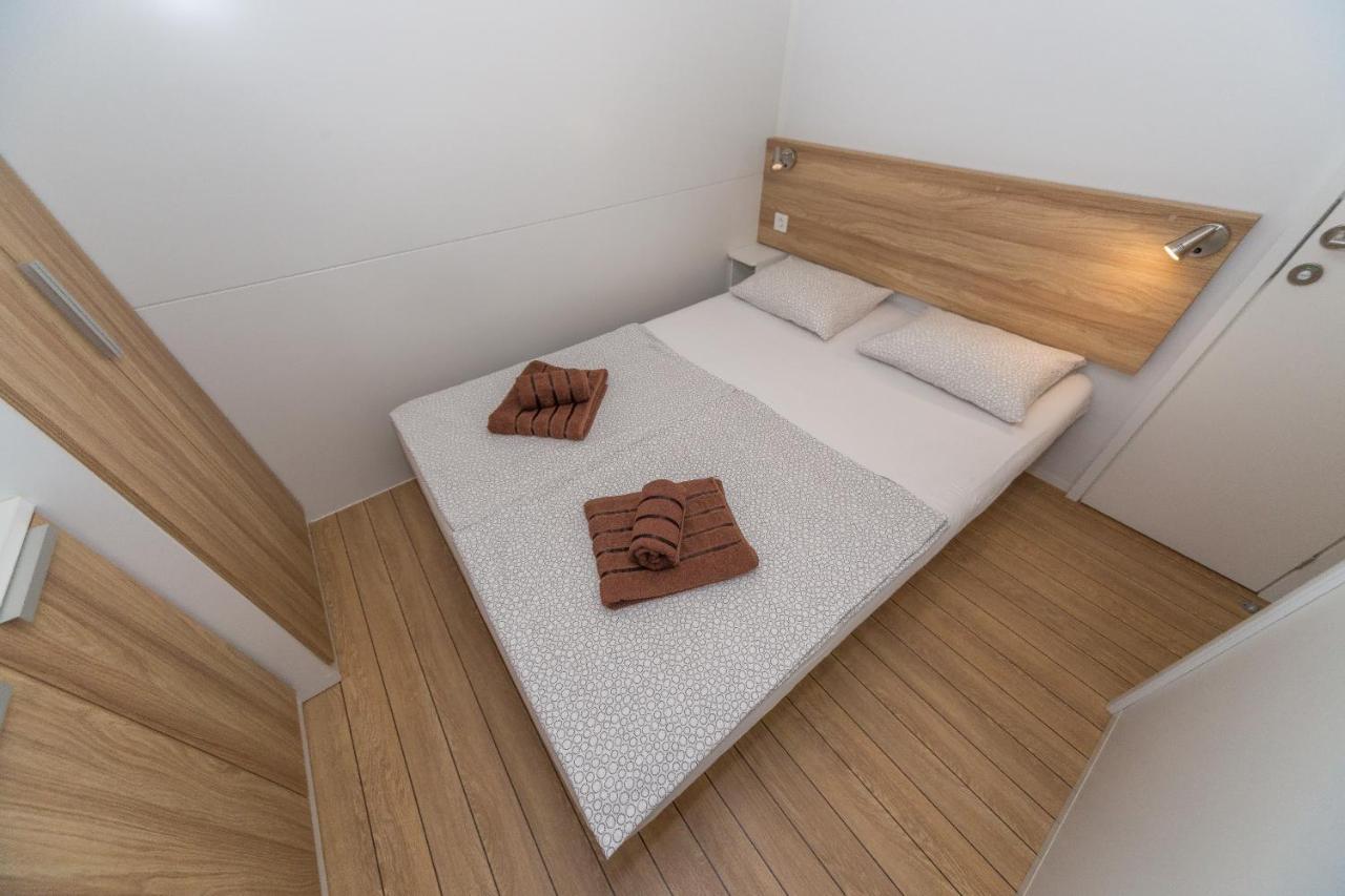 Mobile Homes Crystal Biograd Na Moru Eksteriør billede