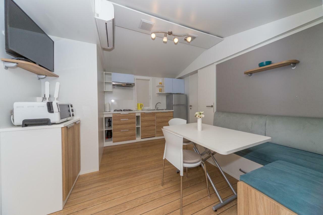 Mobile Homes Crystal Biograd Na Moru Eksteriør billede