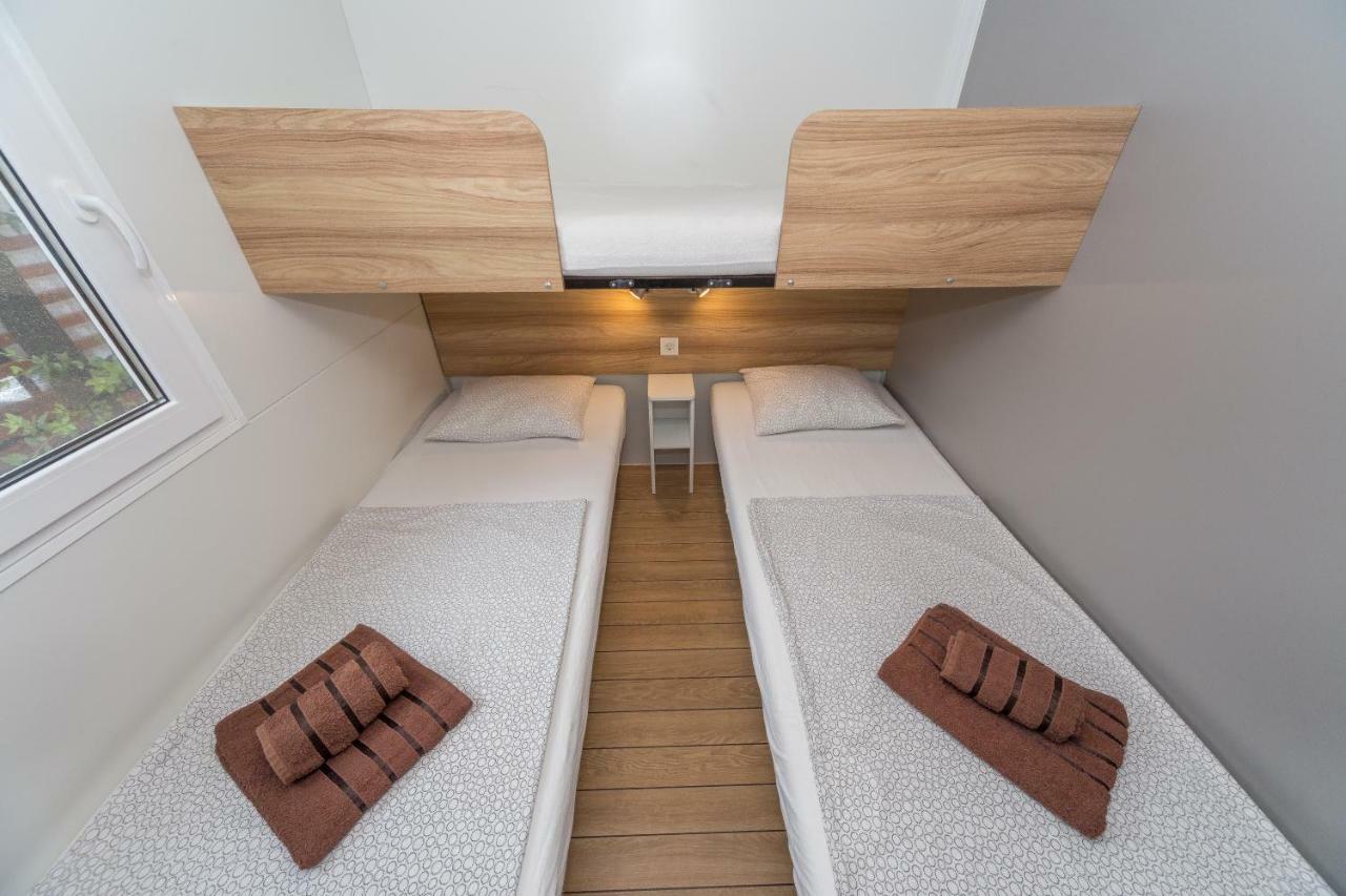 Mobile Homes Crystal Biograd Na Moru Eksteriør billede