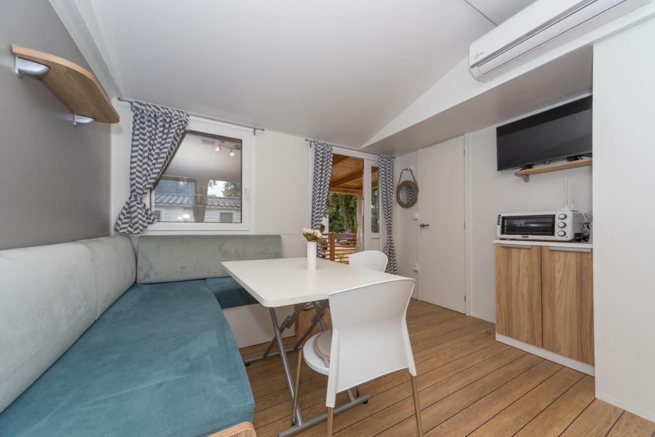 Mobile Homes Crystal Biograd Na Moru Eksteriør billede